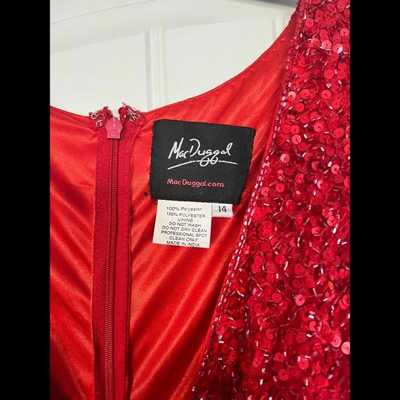 Dress - Picture 8 of 8